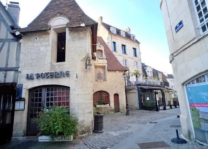 Le Perroquet Fringant, Rue Pietonne Et Quartier Historique *